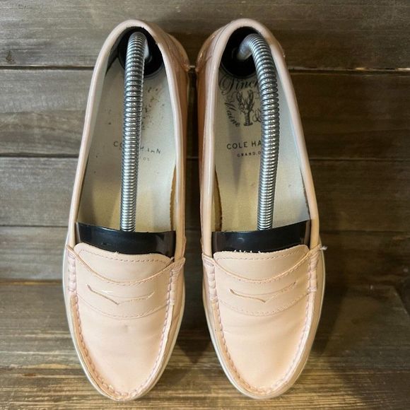 Womens Cole Haan Pinch Maine Seashell Pink Patent Leather Loafers Size 8.5 B GUC - Picture 3 of 6